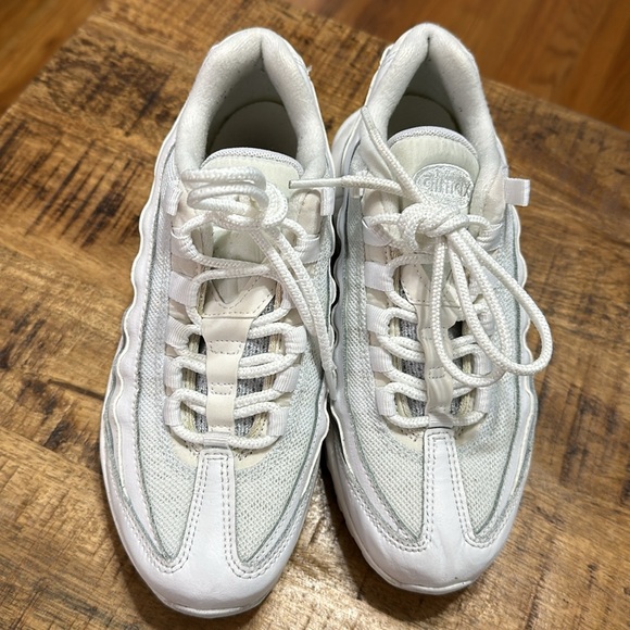 Nike Airmax kids size 4 - Picture 4 of 6